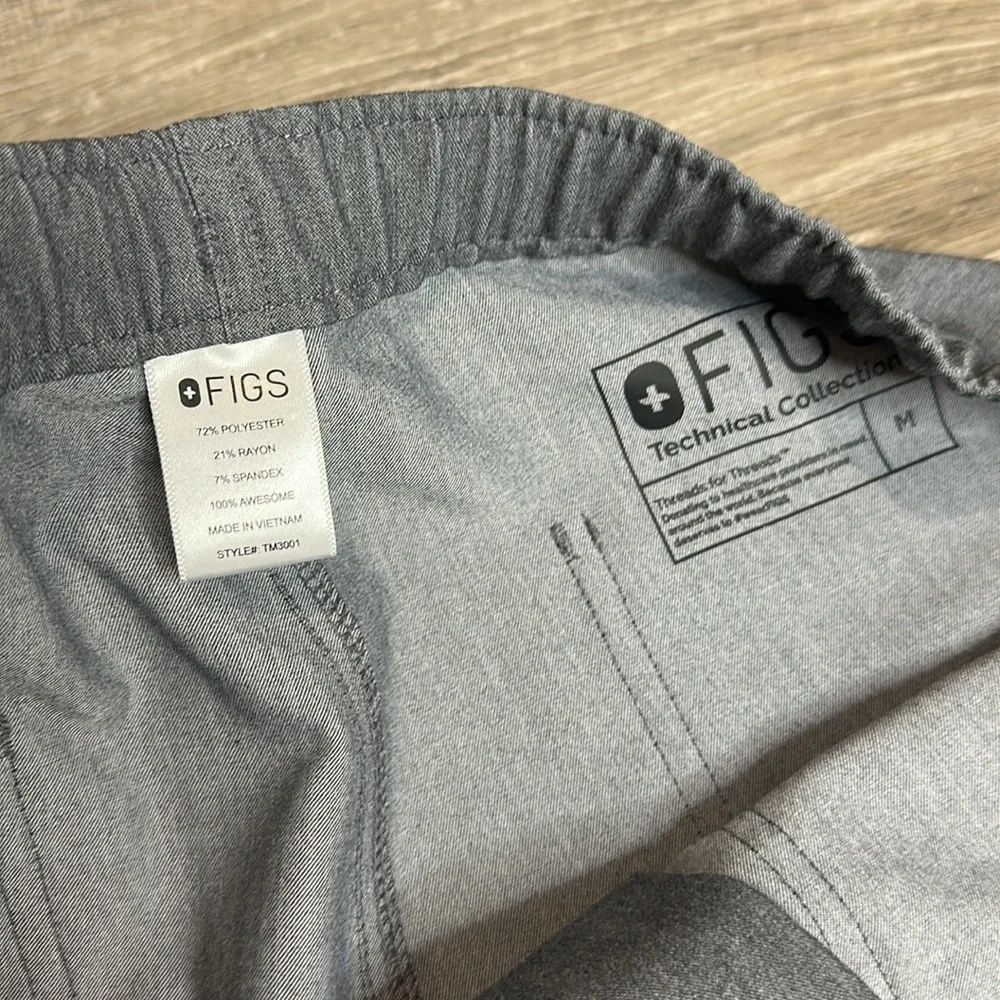 Figs Men’s Cairo Cargo Scrub Pants in Graphite Sz M